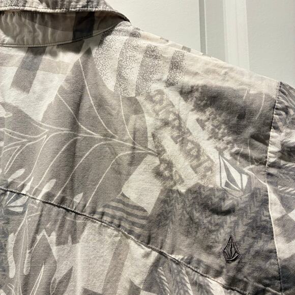 Volcom Button Down Shirt Classic Fit 100% Cotton Gray Off White Mens Size Medium - Picture 4 of 10